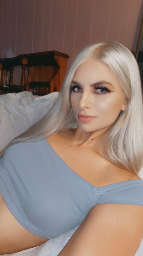 Skyllar selene naked onlyfans pics