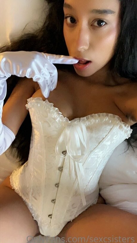 Molly and Mia_ onlyfans content