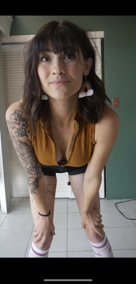 alicenocountry onlyfans leak nudes