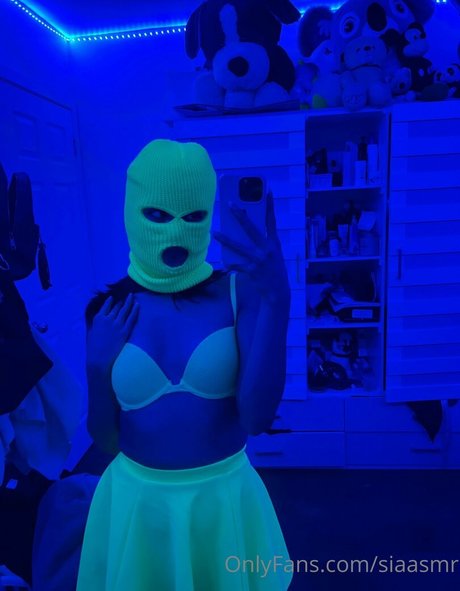 siaasmr onlyfans strip