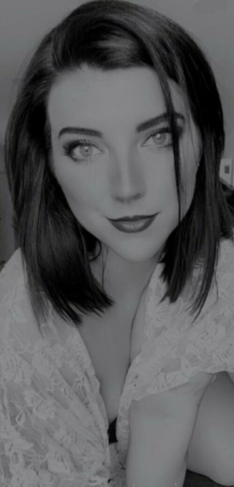 alexis peaches1 onlyfans model photos