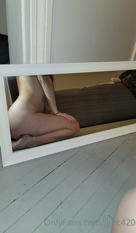 spilledwine420 onlyfans nude pics