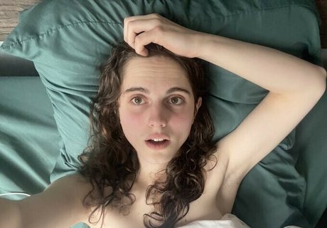 Helmet Girl leaks only fans