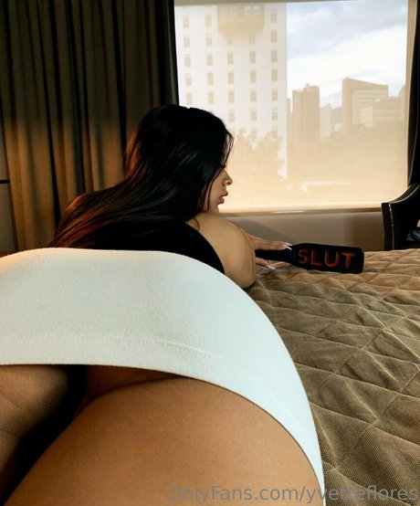 yvetteflores onlyfans gratis