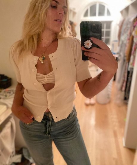 Busy Philipps onlyfans sextape