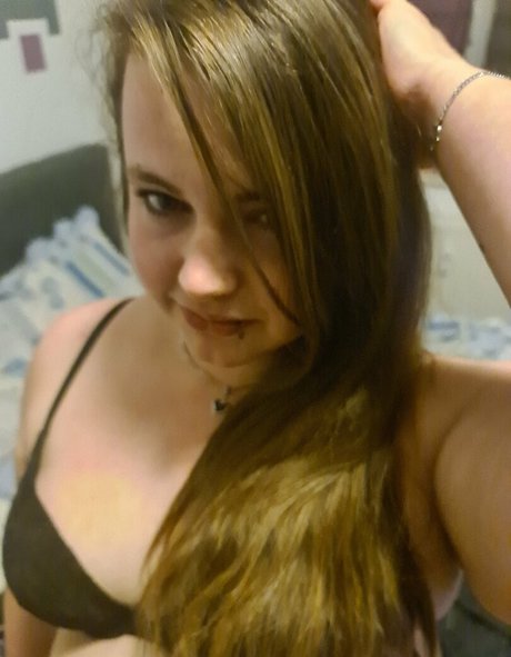 crazy curvy melii nude leak onlyfans