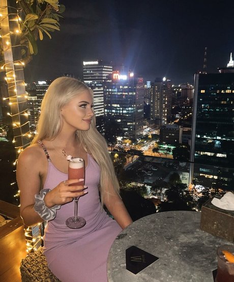 Claire Freeman onlyfans nude