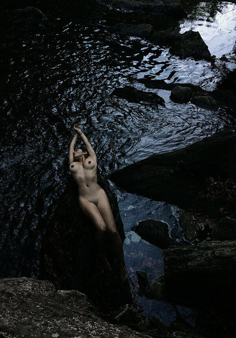 L Shima naked onlyfans