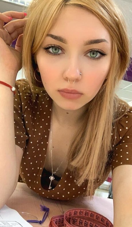 Roxy Loov nude onlyfans