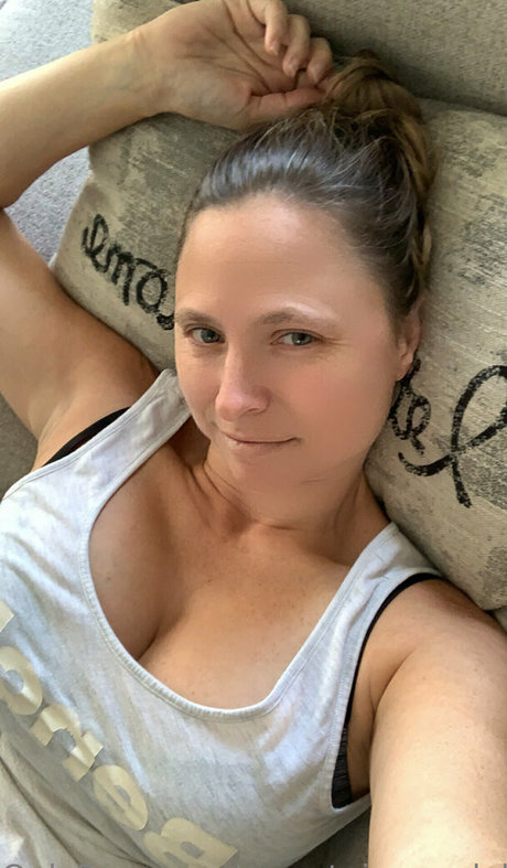 secretpineapplebabe onlyfans strip tease