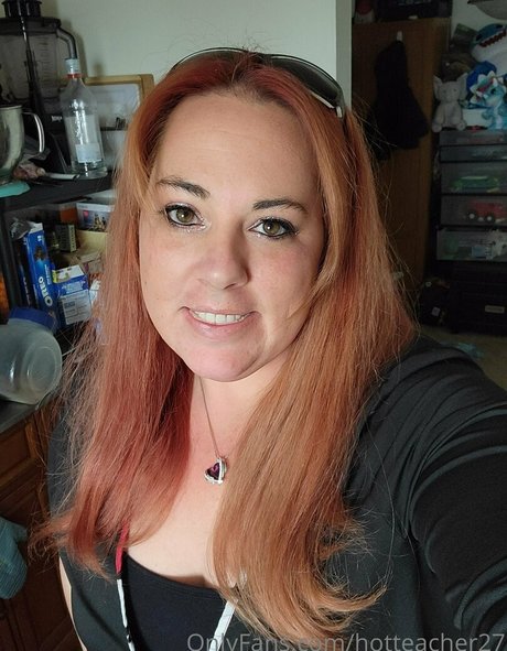 hotteacher27 onlyfans nude pictures