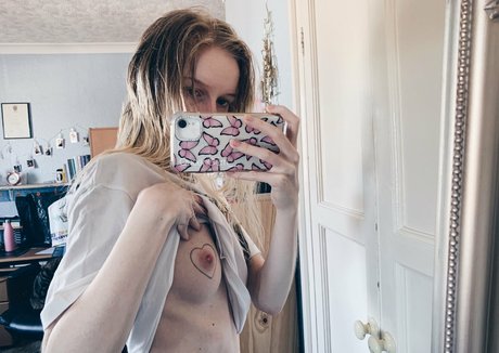 queengem__ onlyfans naked