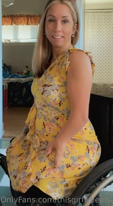 thisgirlwheelsamputee onlyfans naked