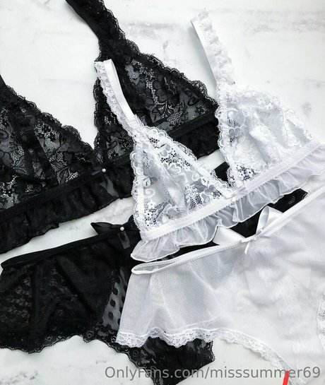 misssummer69 onlyfans model photos