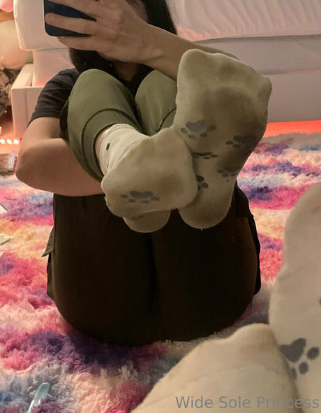 leahsprettyfeet onlyfans leajs