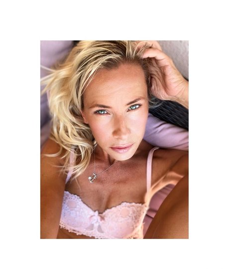 loveislove01 onlyfans nudes leaked