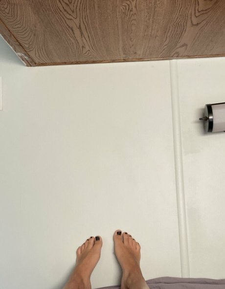 goddessvalentinaaa onlyfans nude tits