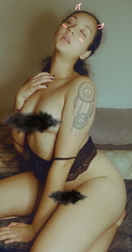 dailyavajune is on onlyfans