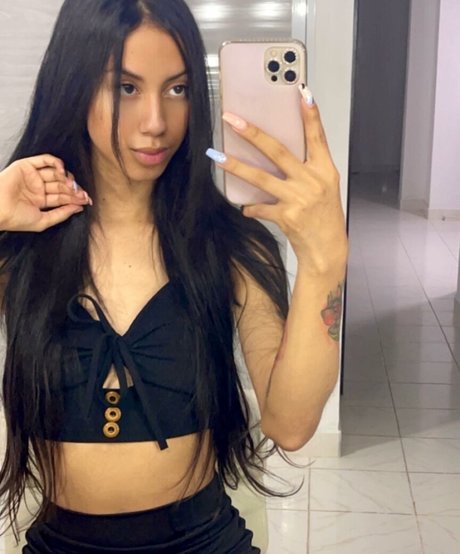 Karoll Valencia onlyfans sex leaks