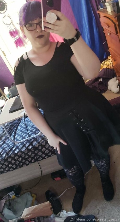 sweetshysexy7 naked on onlyfans