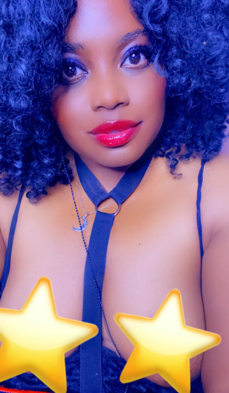 ohlivvynoir onlyfans nudes leaks