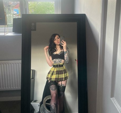 Em camp bell onlyfans model images