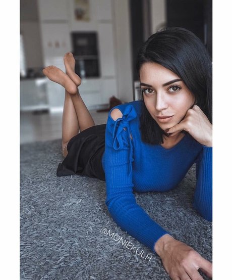 Moniekulh onlyfans leaked tits