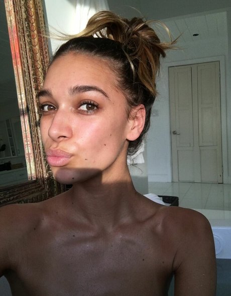 April Love Geary nudes onlyfans leaks