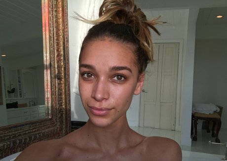 April Love Geary leaked onlyfans sextape