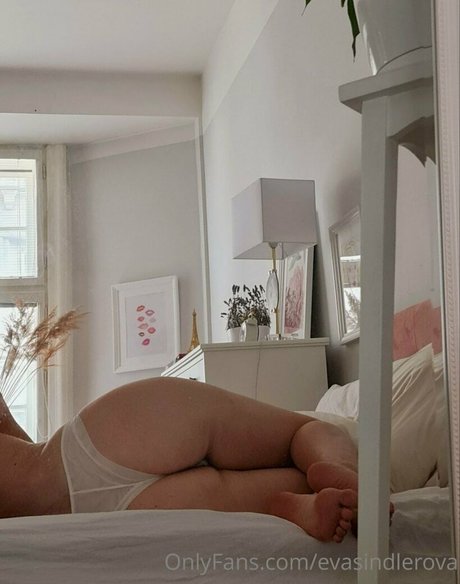 evasindlerova onlyfans leaked photos