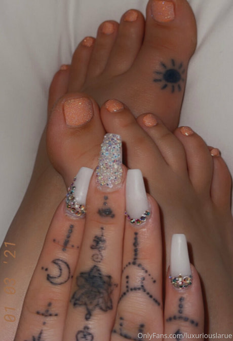 luxuriouslarue onlyfans free content