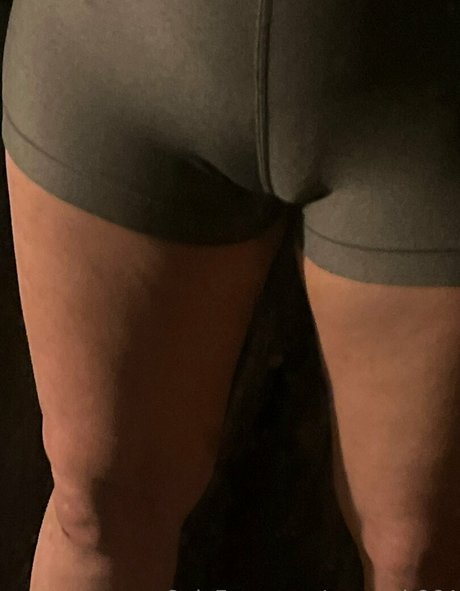 queen b864 Profile pic