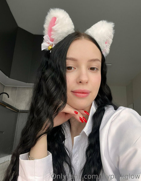 lilypinkglow onlyfans photos