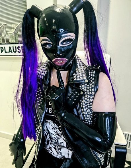 Empress Poison only fans photos