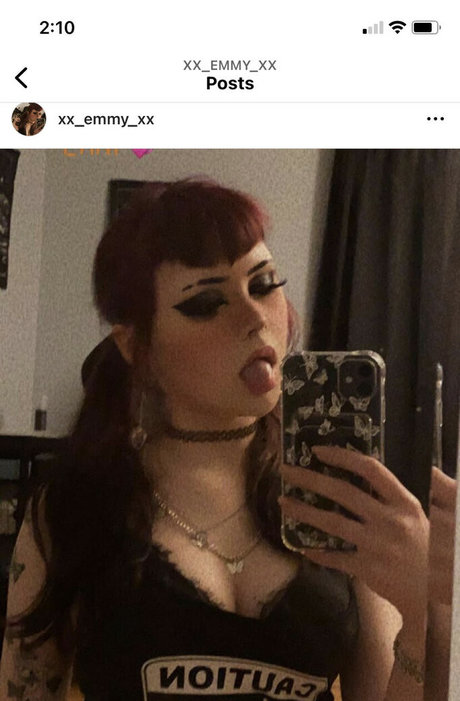 xxgothbimboxx onlyfans boobs