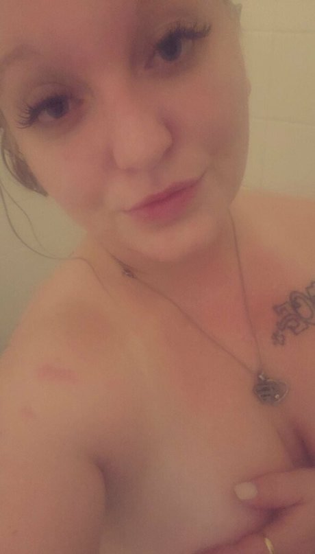 mommithiccc onlyfans nudes leaks