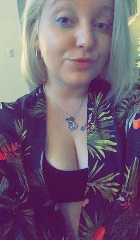 mommithiccc onlyfans strip