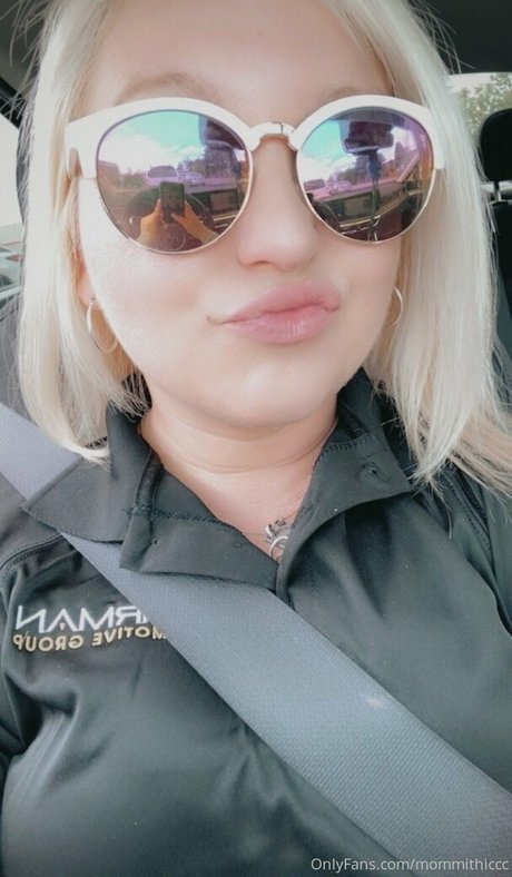 mommithiccc onlyfans ass