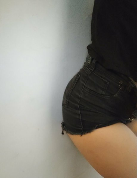 yougirlx18 onlyfans nudes leak