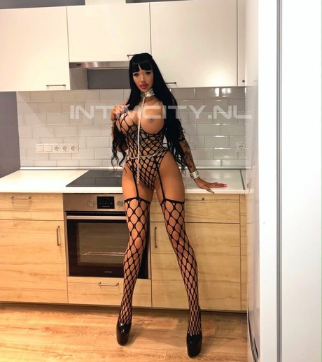 Russian Bomba Tut onlyfans mega