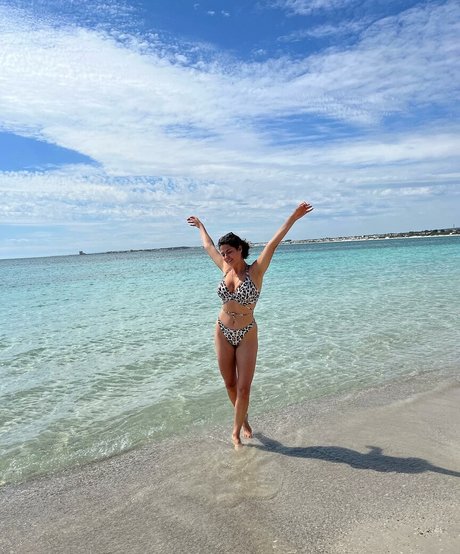 Fabiana Pastorino onlyfans strip tease