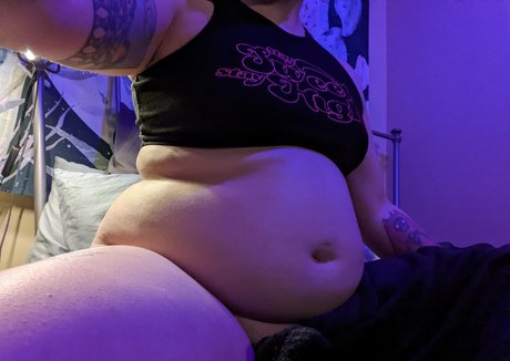 abbybeebelly onlyfans pic