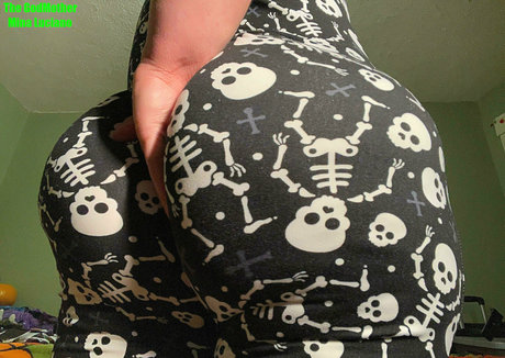 godmotherofassfree leak only fans