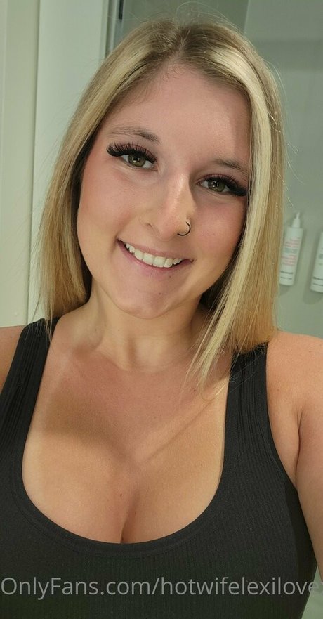 hotwifelexilovex onlyfans explicit content
