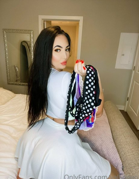 vallyxoxo onlyfans strip tease