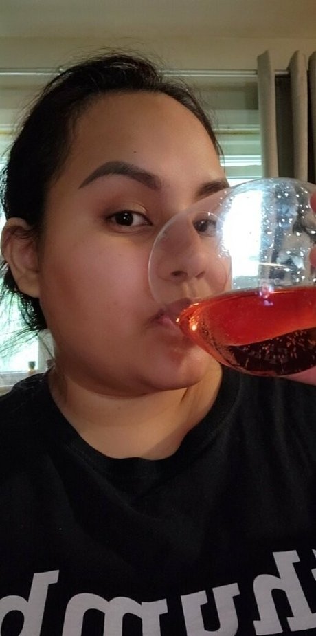 bigbuttsmutt onlyfans topless