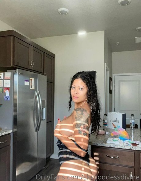 Patrise Kaitlyn onlyfans leak ass