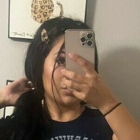 marelaine21 onlyfans striptease