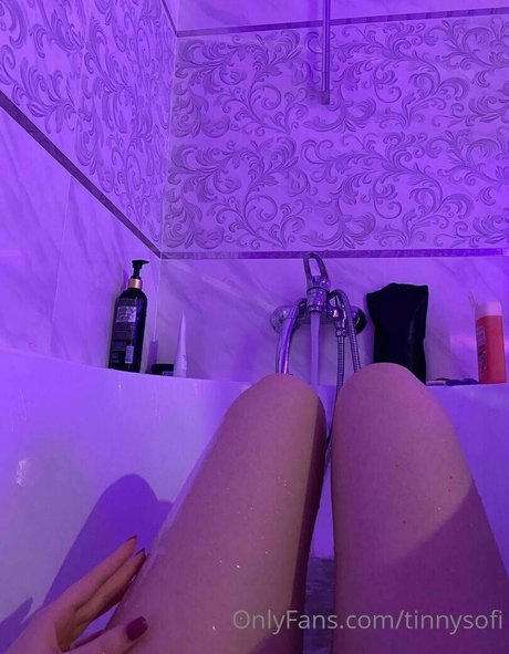 tinnysofi onlyfans de