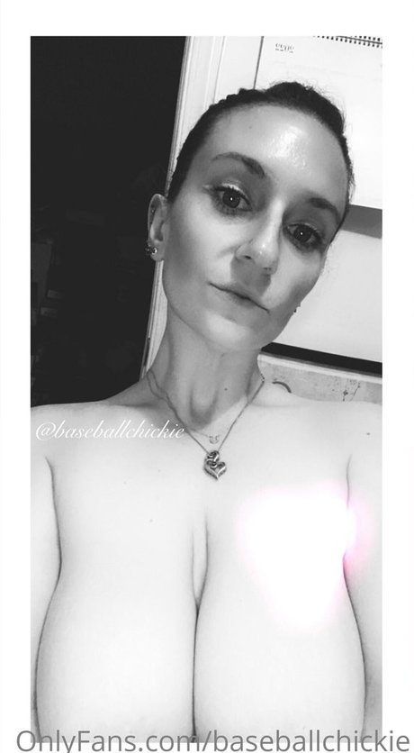 baseballchickie onlyfans naked